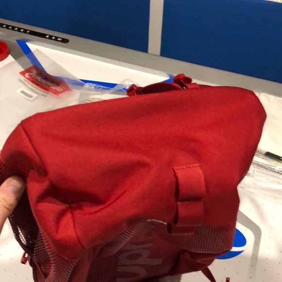 Brand new Supreme back pack RED - Picture 5 of 5